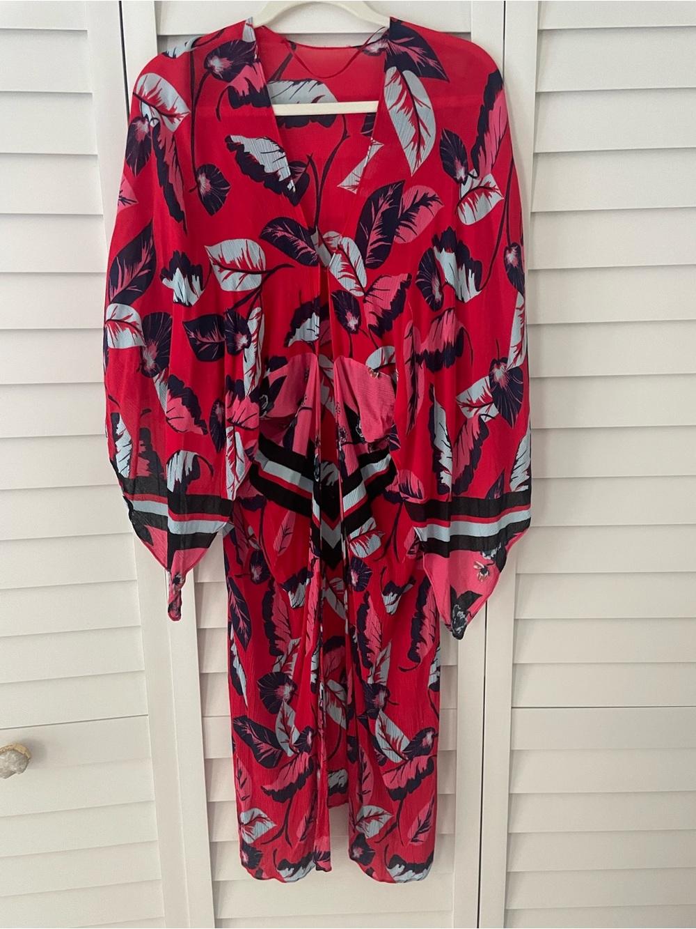 Express Red Tropical Floral Leaf Kimono Robe